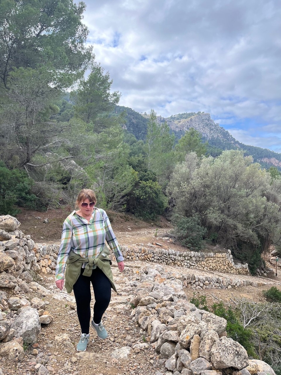 Spanien - Estellencs - im Hintergrund mein eigentlicher Plan: Puig de Galatzó
