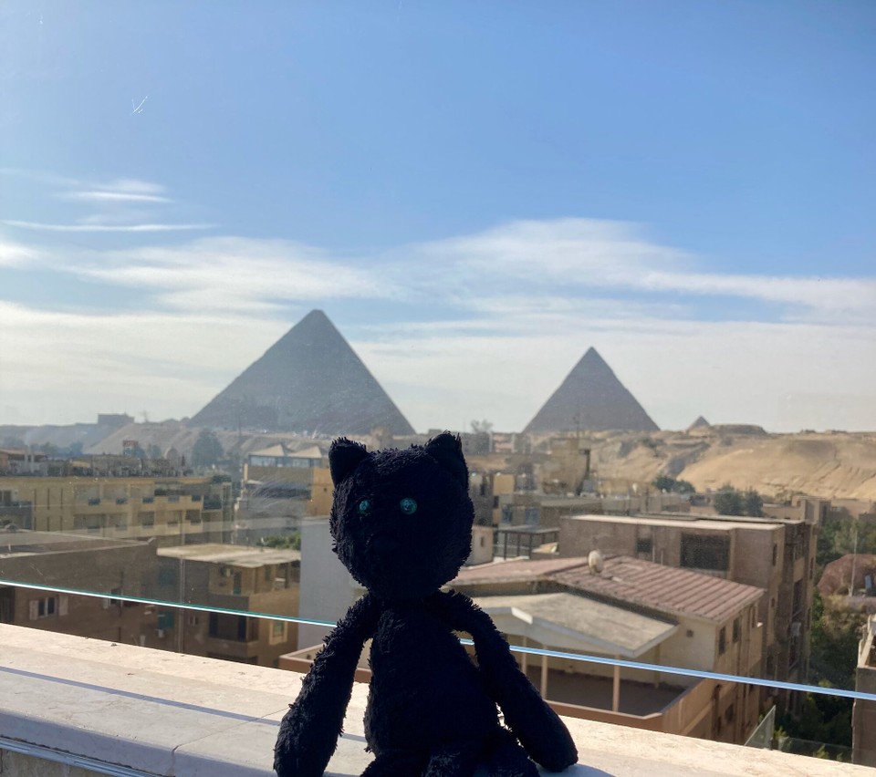 Egypt - Cairo - Twin peaks!