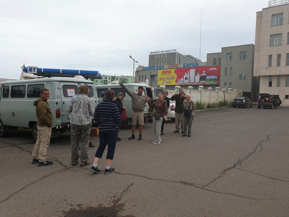 Mongolia - Erdenet - Carpark coffee stop