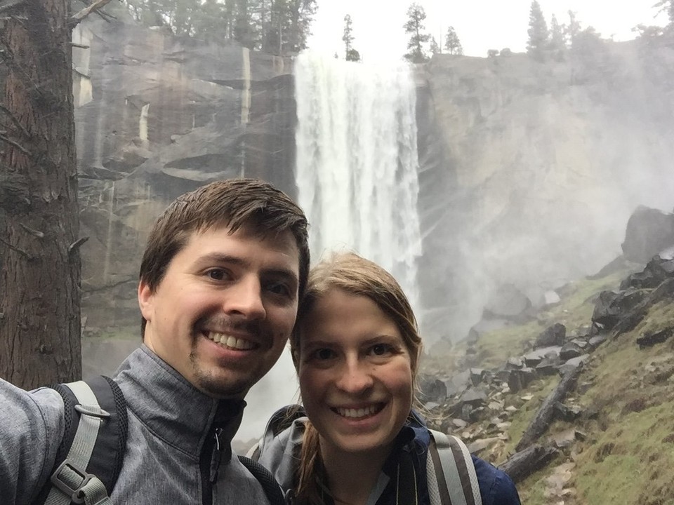 USA - Yosemite-Nationalpark - Auch dieser Wasserfall kann was - wir sind richtig nass