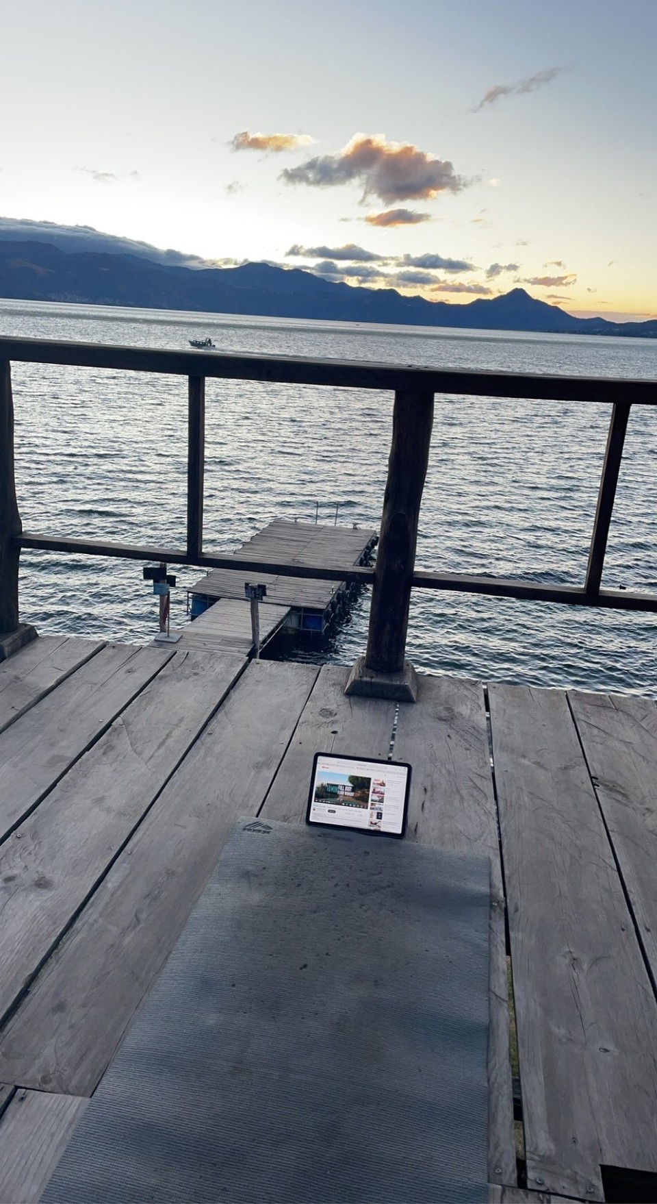 Guatemala - Santa Cruz La Laguna - Den Morgen bei bester Aussicht und einem entspannten Workout beginnen 🧘🏽‍♀️ 