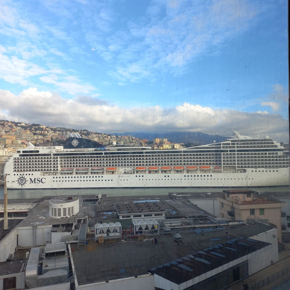 Italien - Genua - Auch die MSC Magnifica geht auf Weltreise.