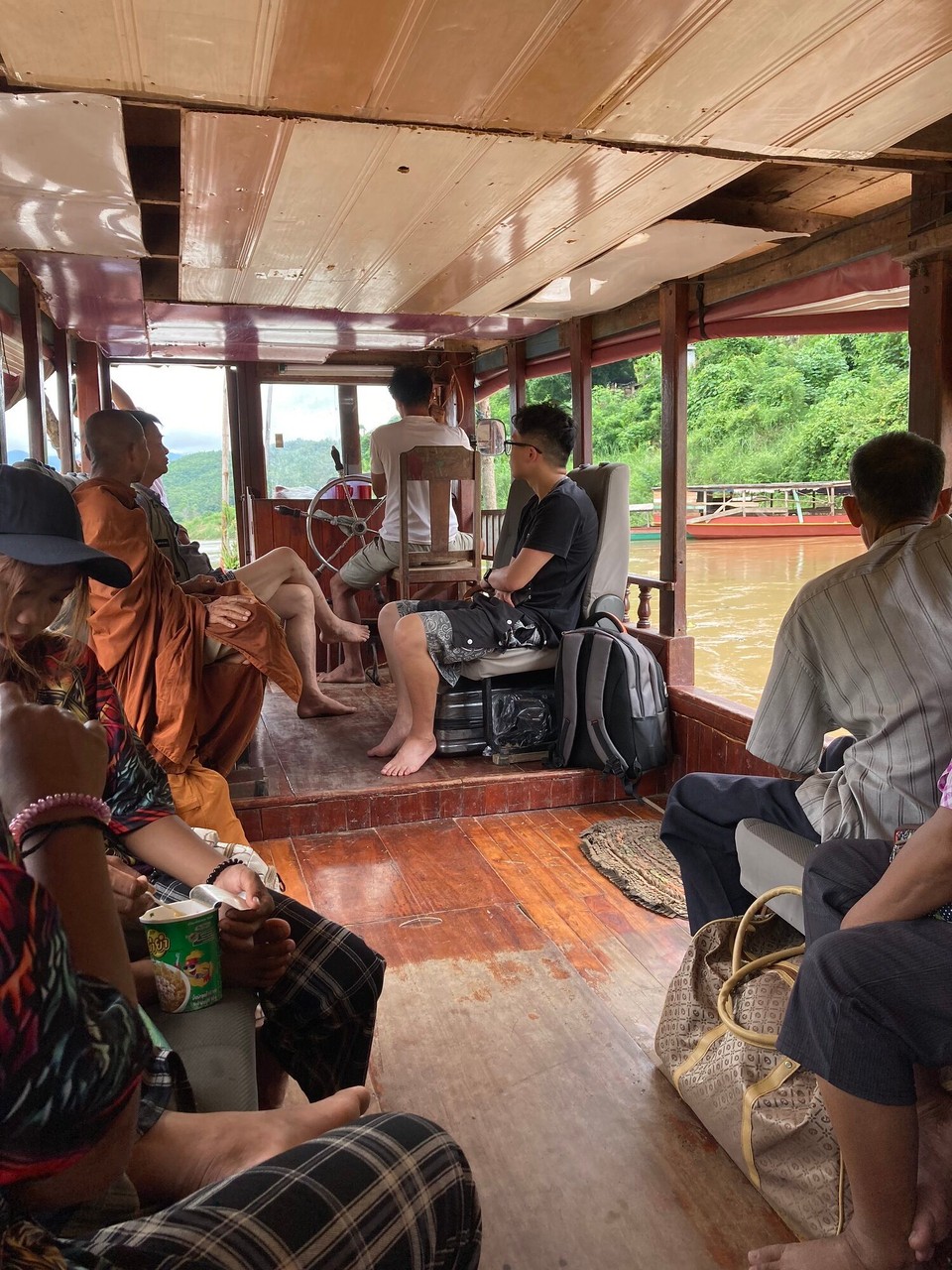 Laos - Luang Prabang - Jetzt sieht das doch eher wie auf einem Boot aus