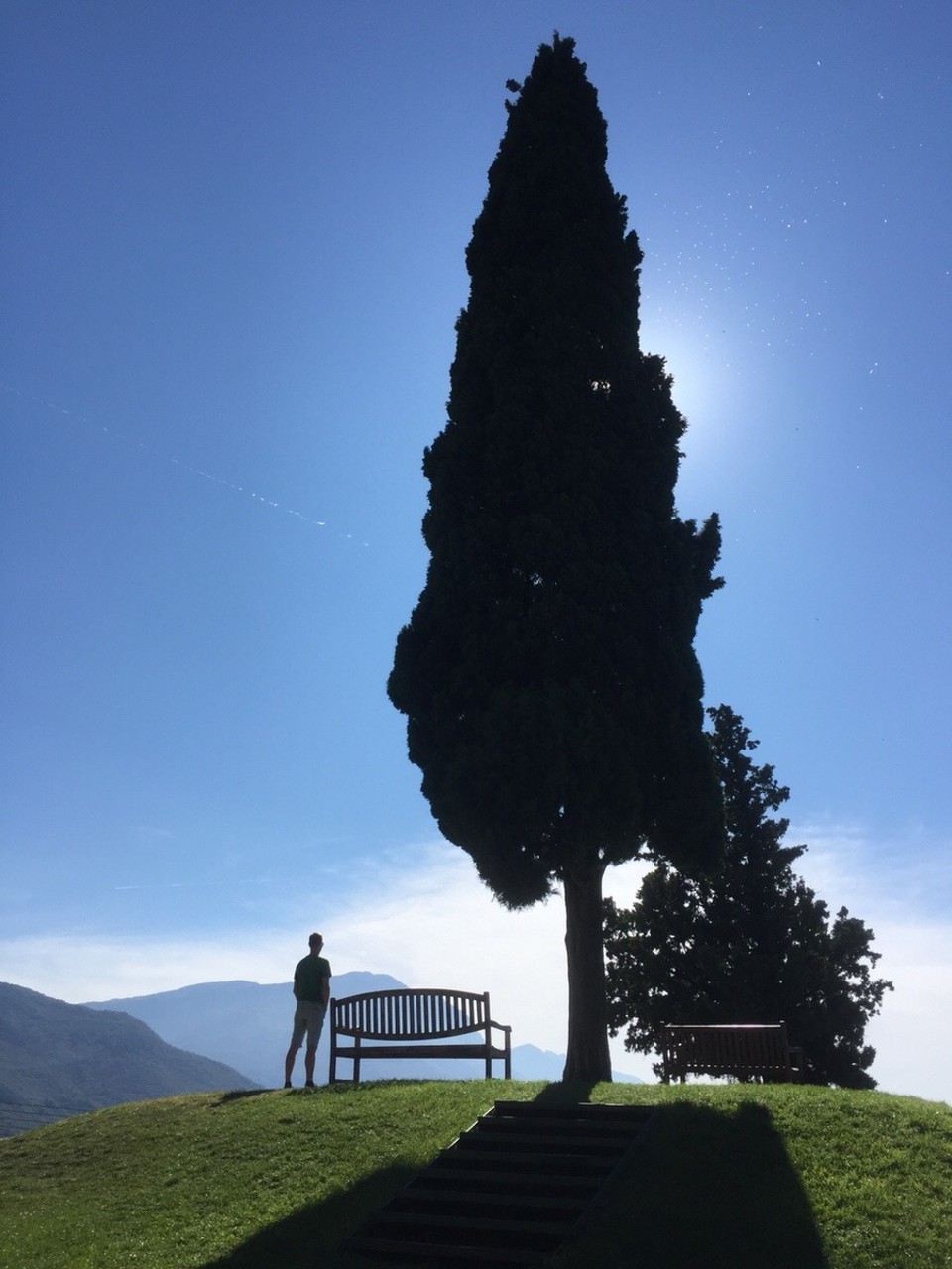 Italien - Arco - Ein toller Ort! Das Bild erinnert an einen Scherenschnitt 😉