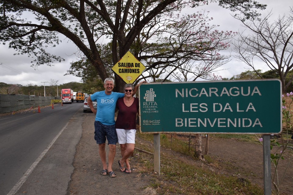 Nicaragua - Granada - Ein paar $ und Stempel für die Ausreise und die Einreise, dann haben wir es geschafft. Nicaragua wir kommen.