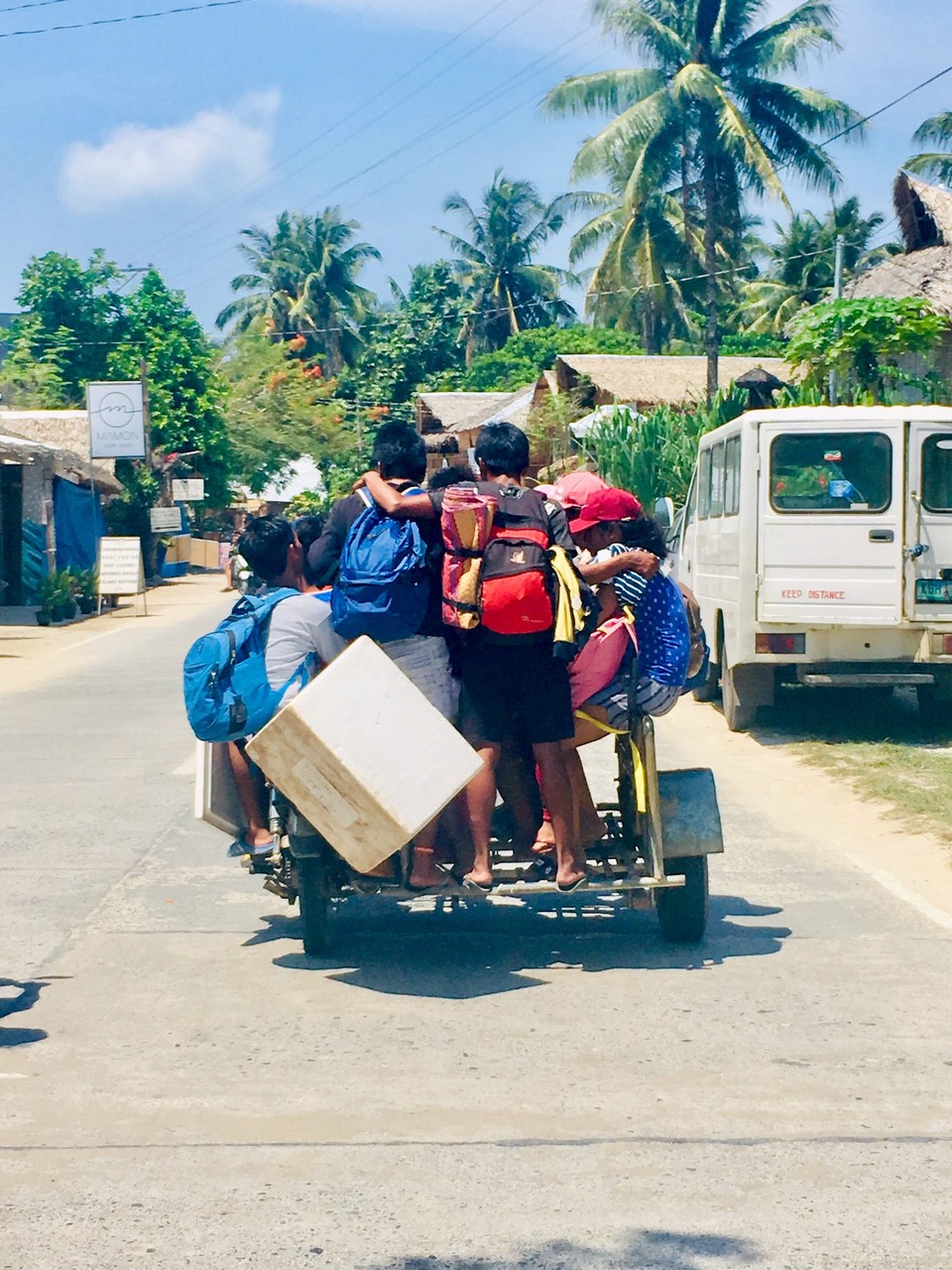 Philippines - Siargao Island - Slutter ikke la meg fascinere av hvordan de klarer transportere  det ene og det andre her