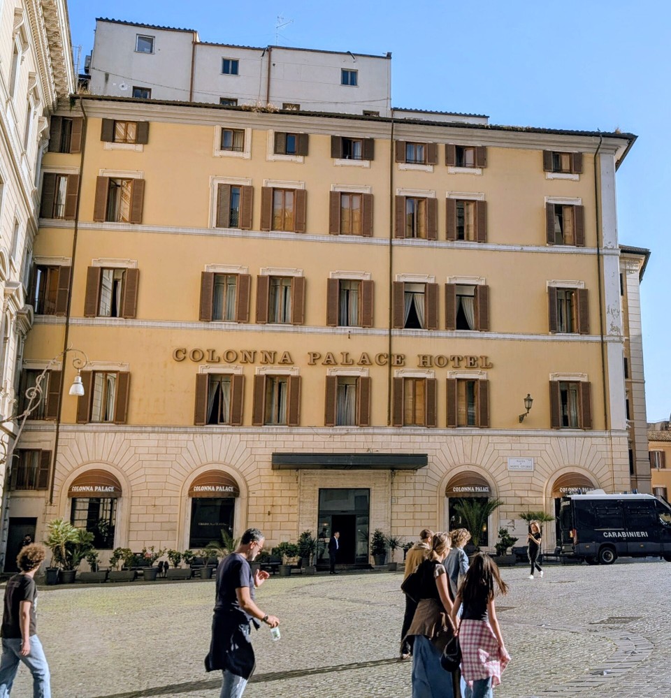 Italien - Rom - Nach einer rasanten Taxifahrt vom Flughafen nach Rom erreichen wir unser Hotel.
