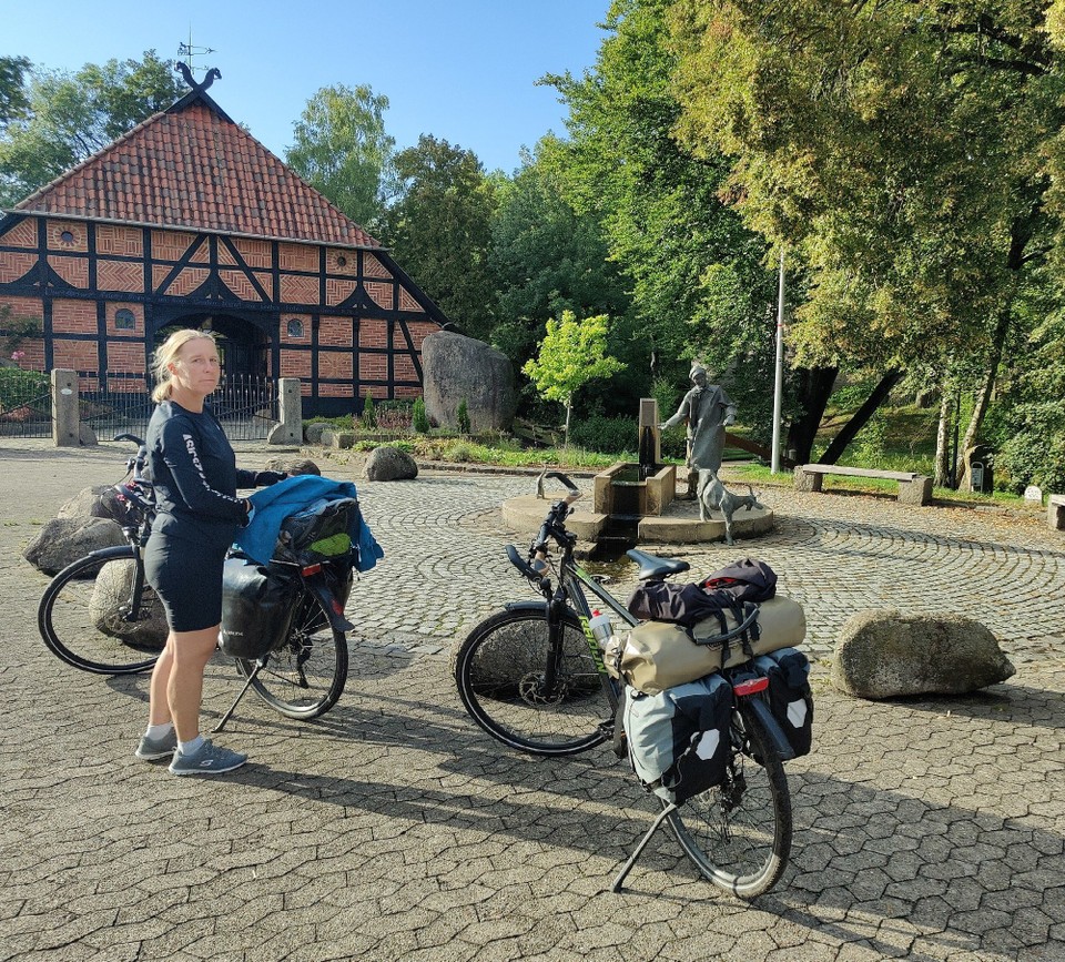 Deutschland - Bad Fallingbostel - Kurz vor dem Ziel kam die Sonne endlich wieder hervor und wir haben unsere Regenjacken einpacken können.