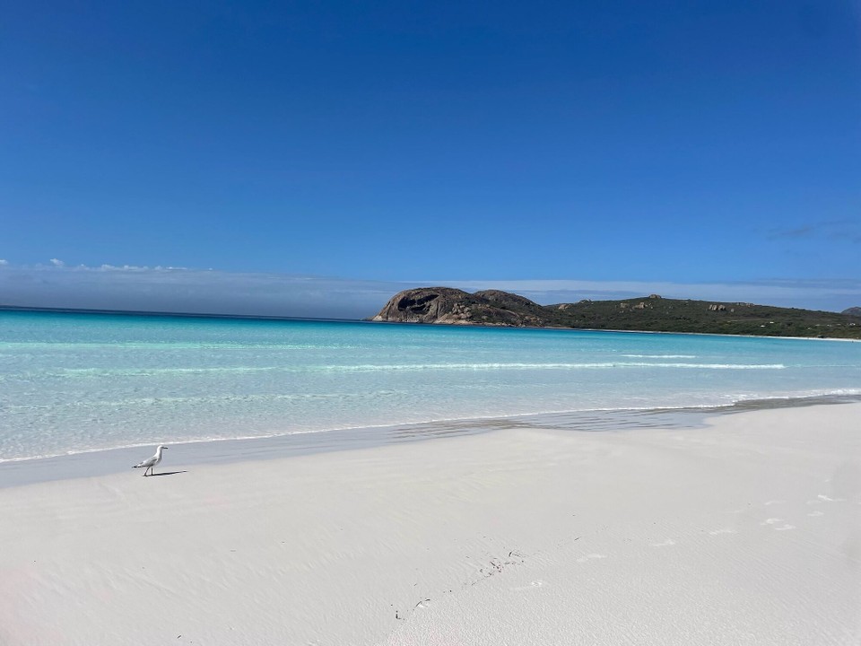 Australien - Cape Le Grand - Nachdem es in der Nacht ein schweres Gewitter gab und morgens sogar der Strom ausgefallen ist, sind wir früh los in den Cape Le Grand-Nationalpark. Erstes Ziel war die Lucky Bay.