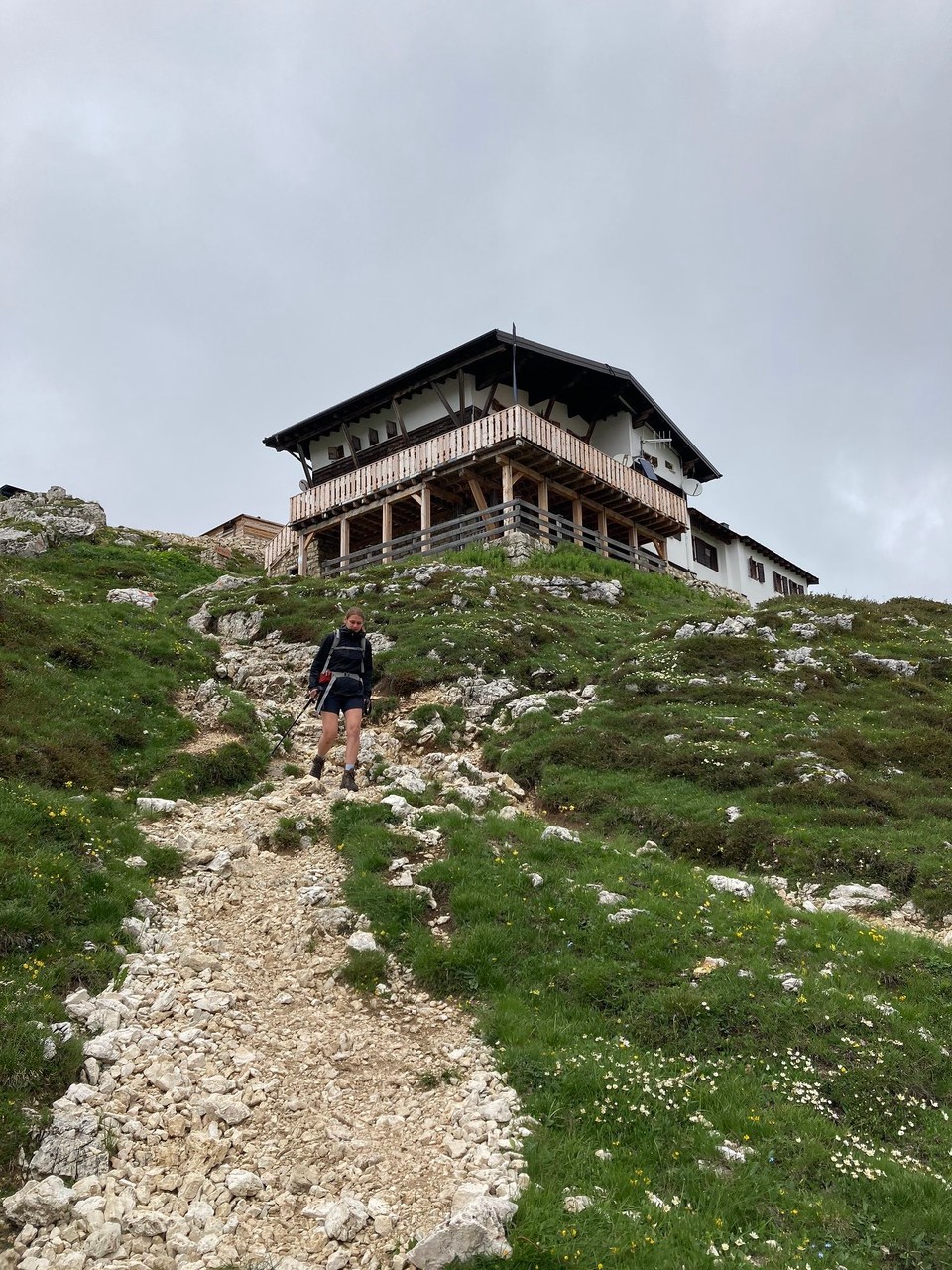 Ort bestimmen … -  - Rifugio Tissi, nach einer Ministrone geht es weiter 
