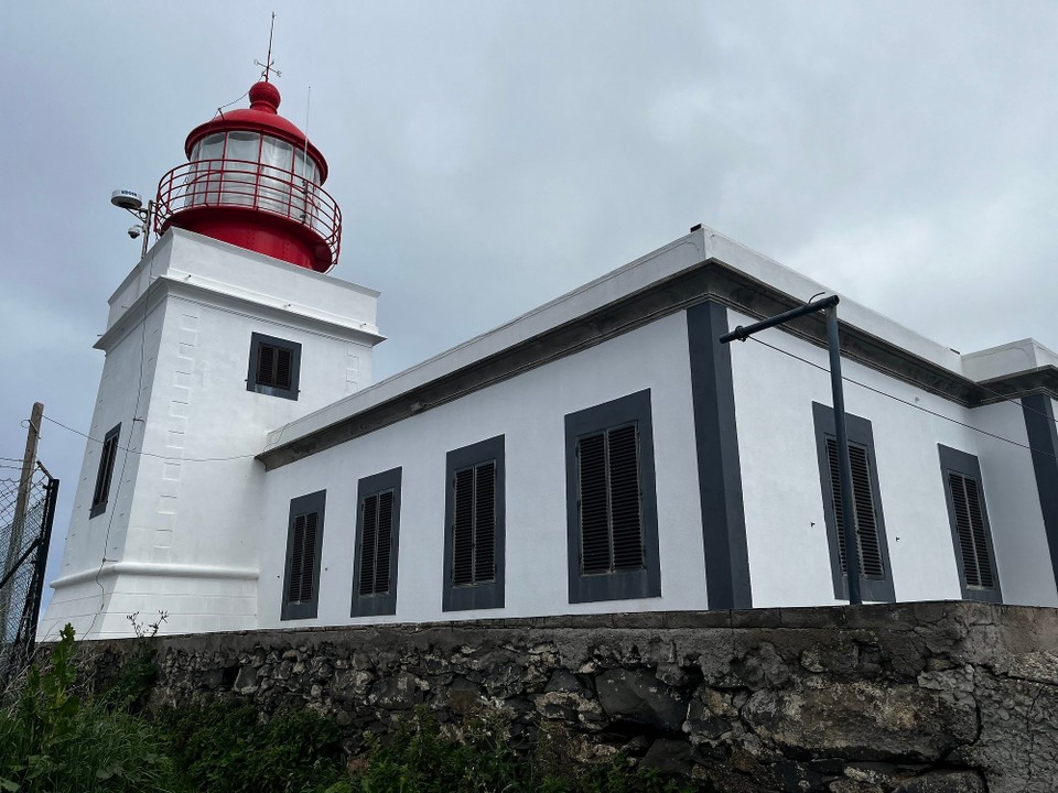 Portugal - Calheta - In Portugisisch „Farol“ für Leuchturm
