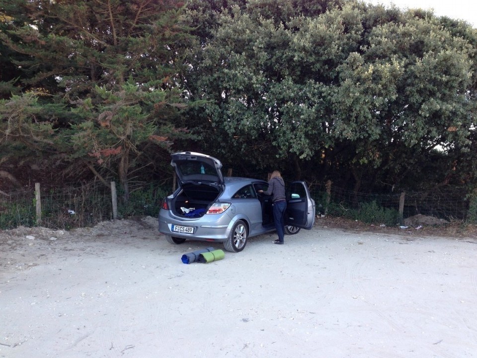 Frankreich - Île de Ré - Schlafplatz für zwei Leute und ein Surfboard