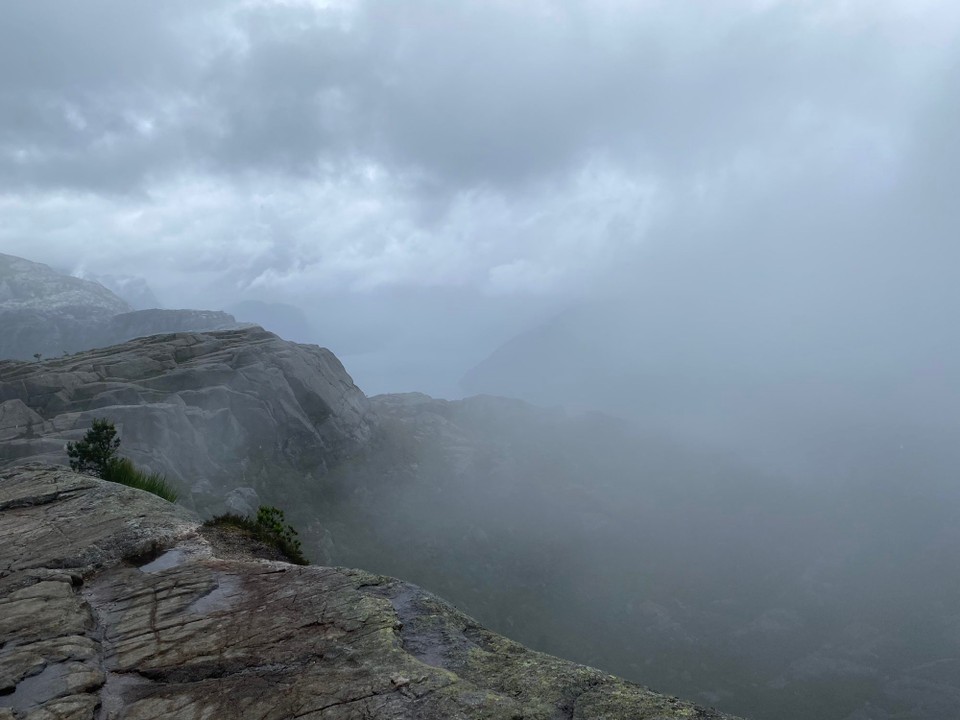 Norwegen - Jørpeland - 🤔