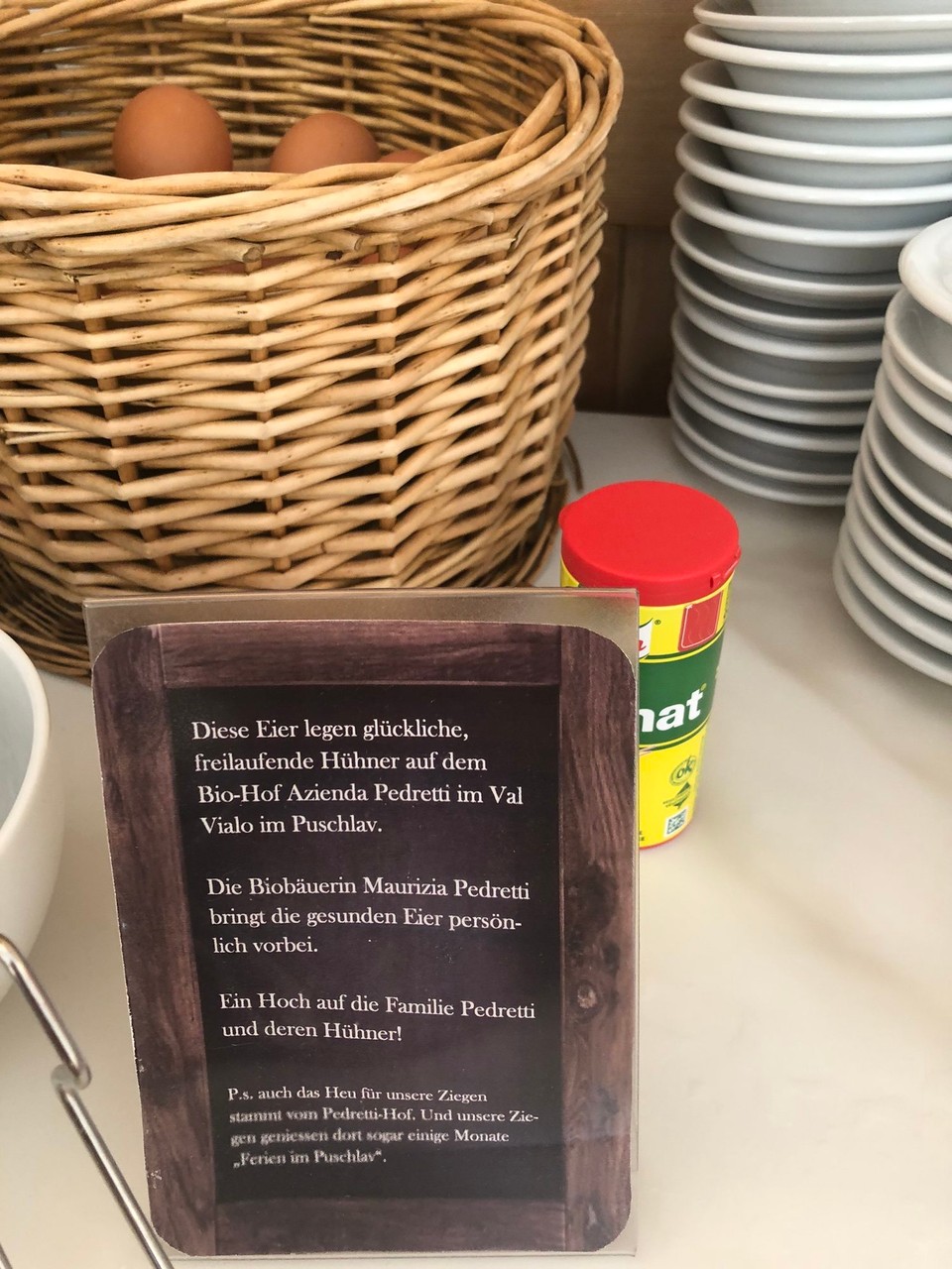 Schweiz - Pontresina - ….diese Eier legen glückliche Hennen, ha!