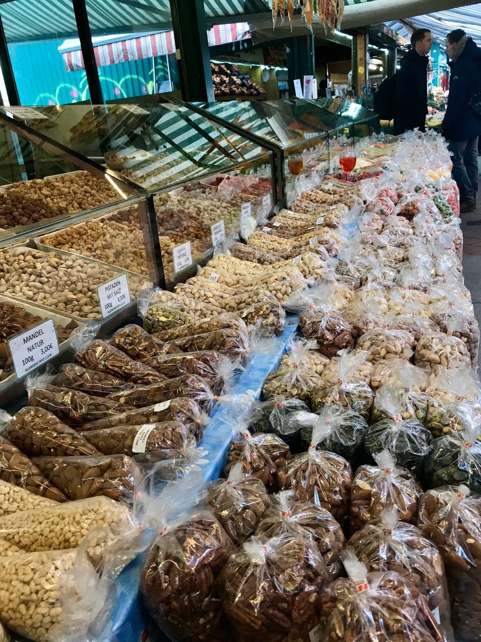 Österreich - Wien - Nüsse | Trockenfrüchte | Käse | Gewürze | Und und und