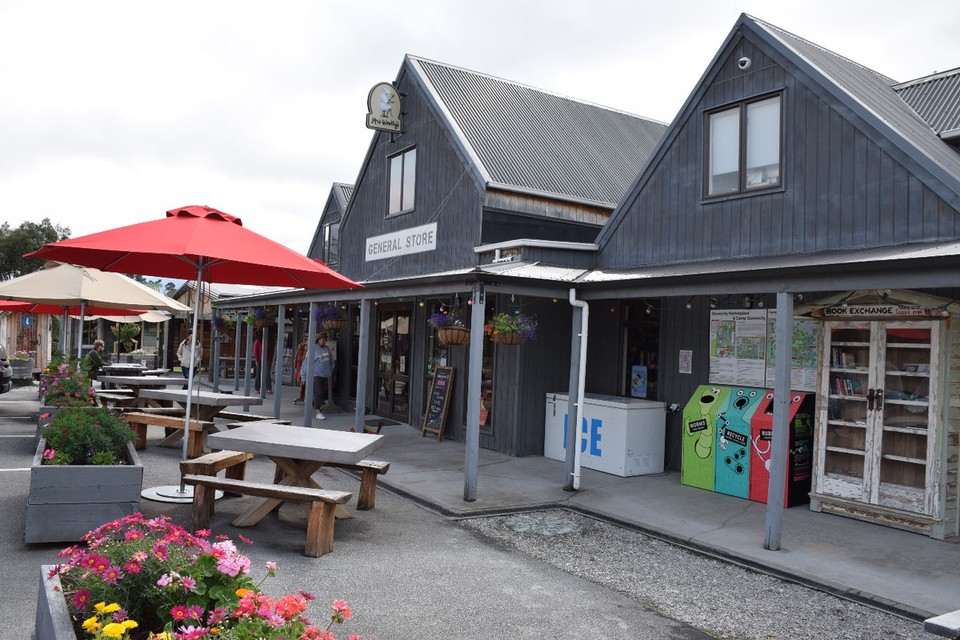 Neuseeland - Glenorchy - Mrs Woolly's General Store im kleinen verschlafenen Glenorchy