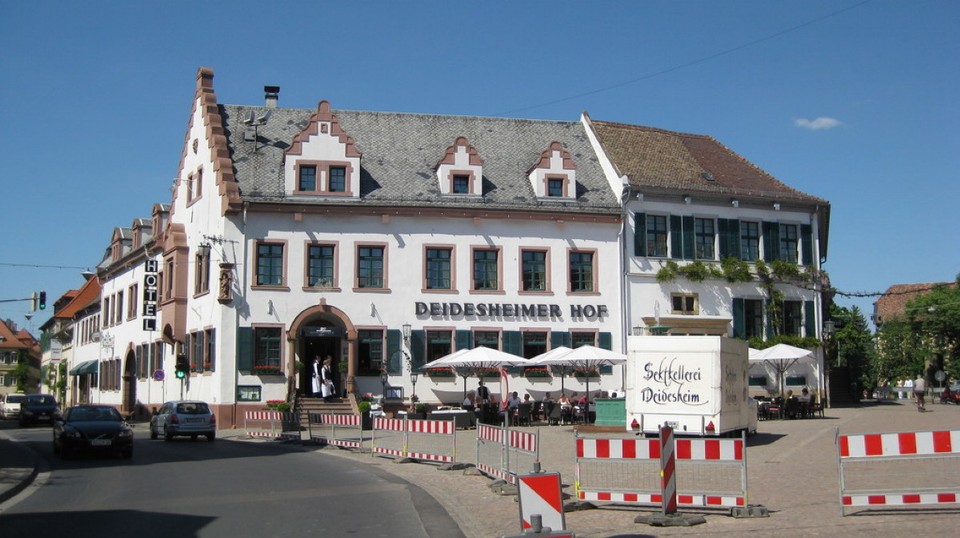 Deutschland - Deidesheim - ***Deidesheimer Hof, edle Weine und  leckeres  Essen, berühmte Gäste