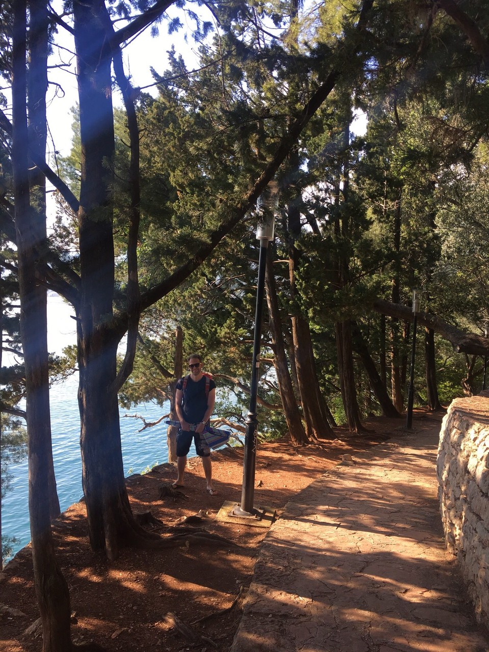 Montenegro - Sveti Stefan - Ein schöner Spaziergang nach dem Strand 