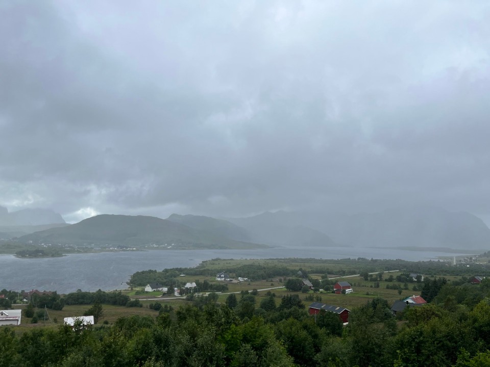 Norwegen - Bøstad - Ein verregnetes Panorama… zweimal waren wir hier innerhalb der letzten Tage und jedes Mal hatte man leider eine schlechte Sicht…