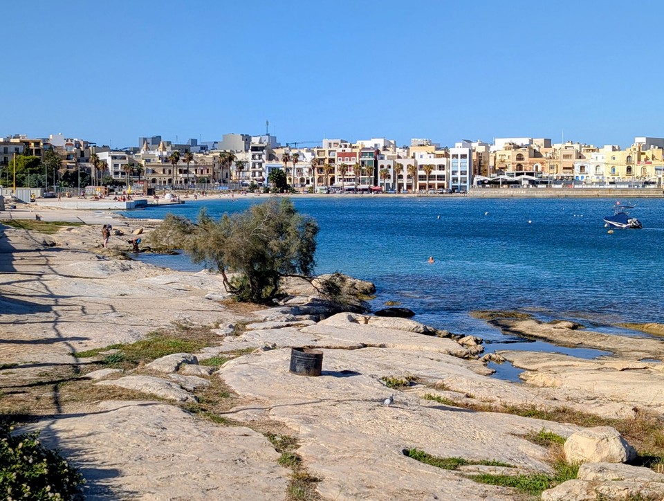 Malta - Dingli - Danach geht's zum "Abkühlen" ins 24°C warme Wasser.
