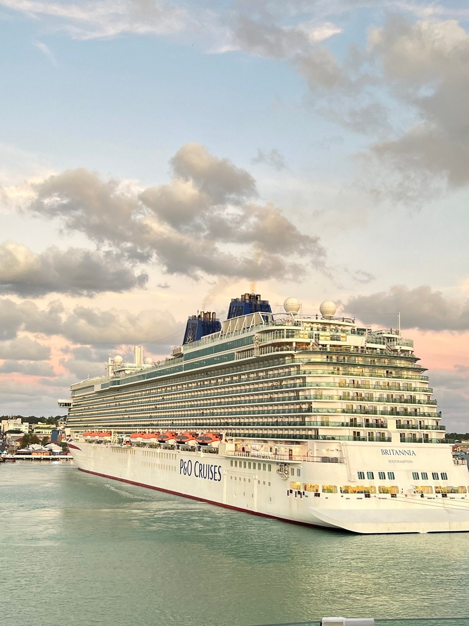 Antigua und Barbuda - Antigua and Barbuda - Britannia von P&O Cruises