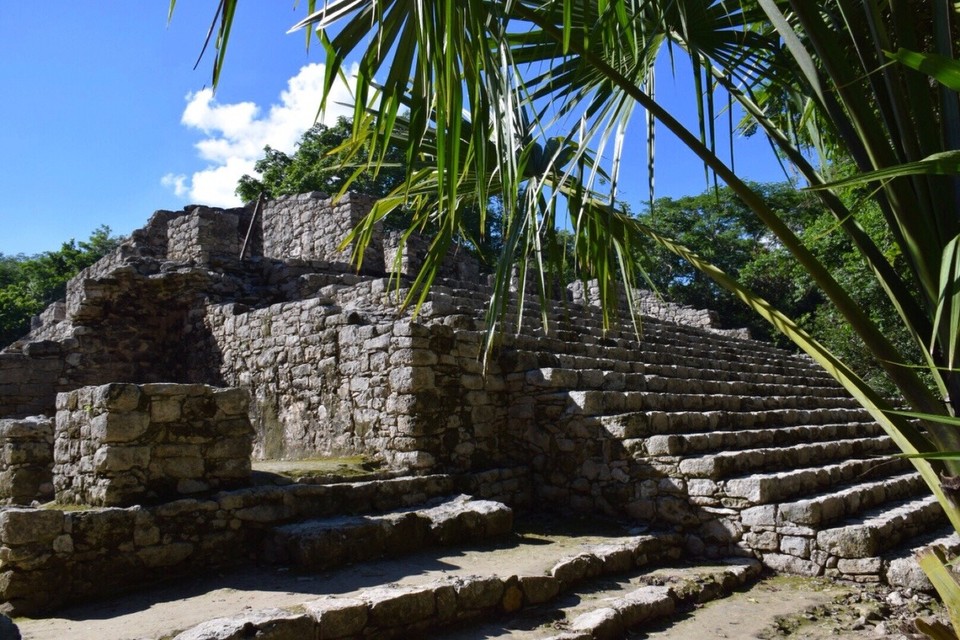 Mexiko - Cobá - In Coba angekommen, geht es in den Urwaldtempel