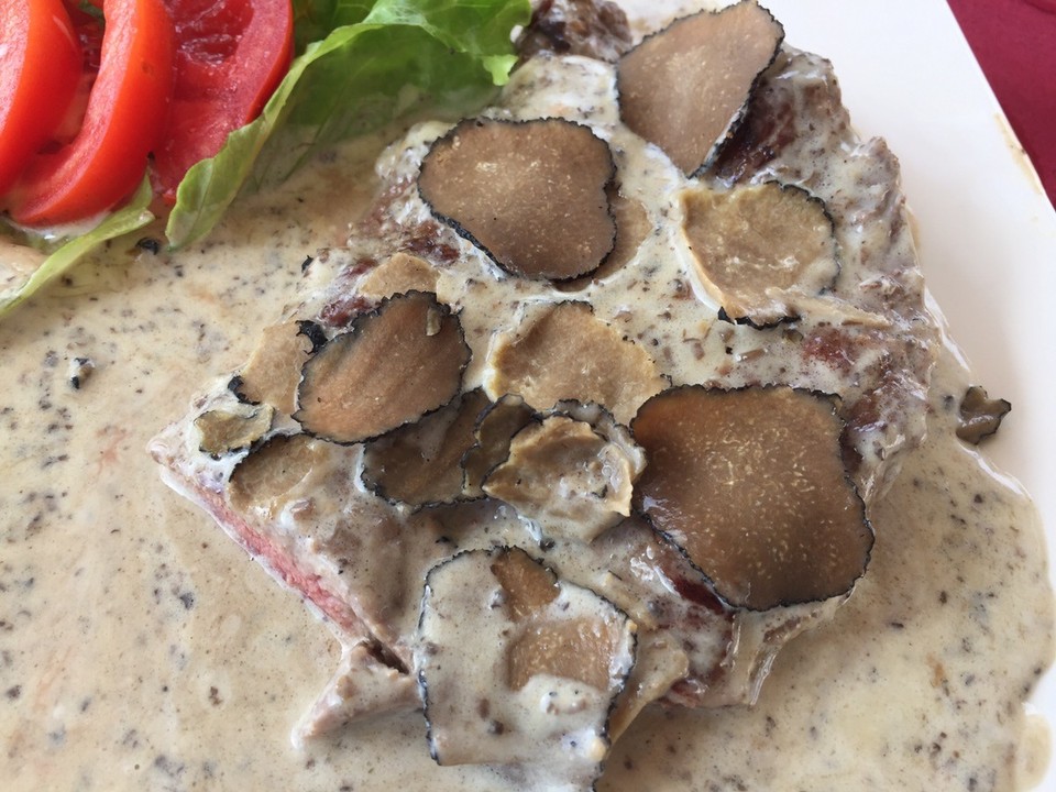  - Kroatien, Umag, Ulica Giuseppea Garibaldia - Rumpsteak mit Trüffeln