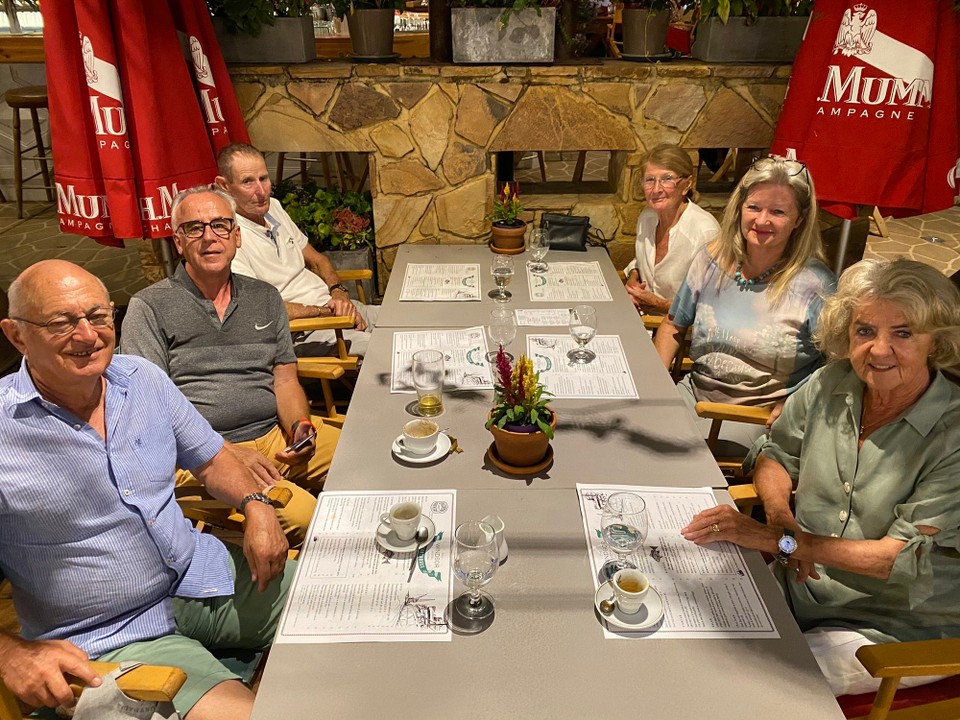 Station 68 -  - Heute Abend Nachtessen im Windsor mit unsern Gastgebern Pierre und Ely, den Tour Operators Turi und Silvia