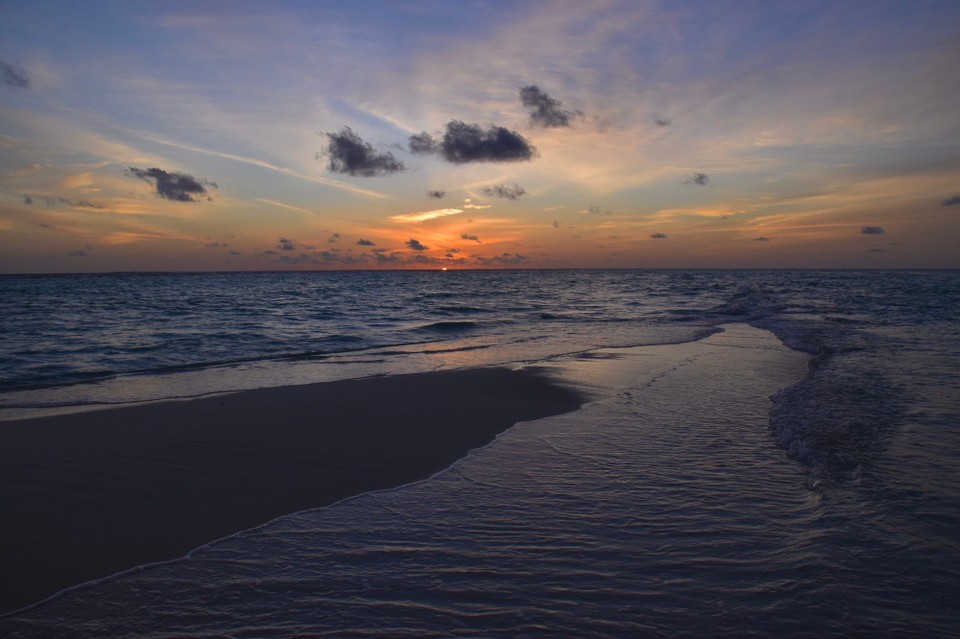 Malediven -  - Und schon wieder ist ein Tag im Paradies vorbei, Gute Nacht bis morgen 