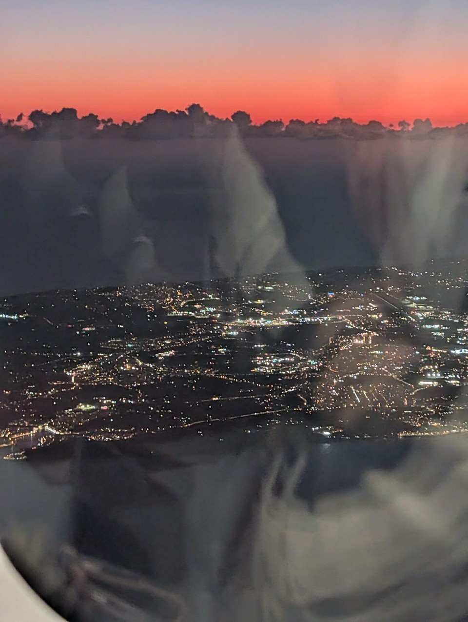 Deutschland - München - ...ist in den letzten Lichtstrahlen noch Malta zu erkennen und wir setzen zum Landen an.