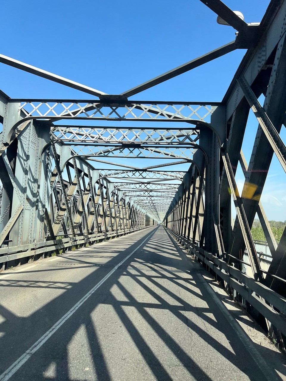 Italien - Como - Mit dieser Brücke überqueren wir…