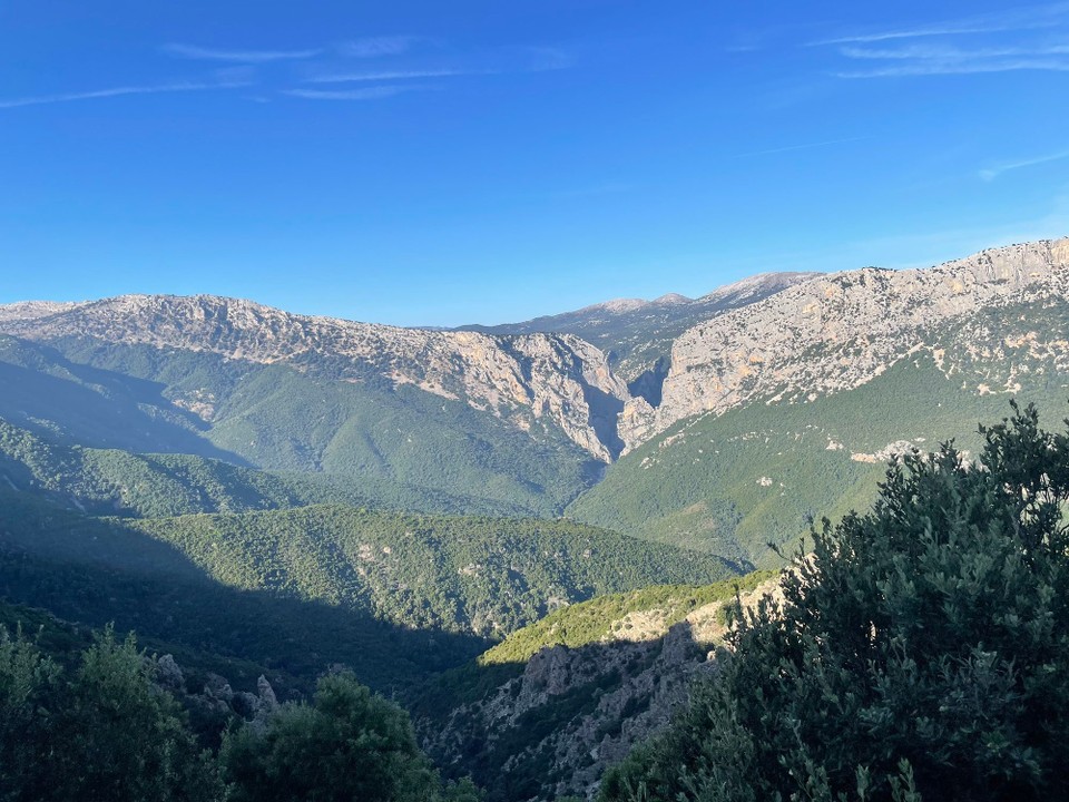Italien - Dorgali - Schlucht von oben 👆 