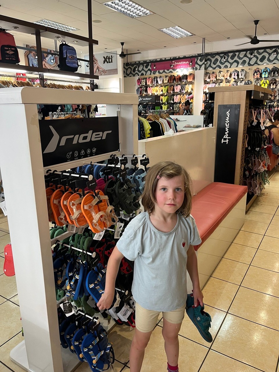 Costa Rica - Puntarenas - Ende gut, alles gut. Neues Schuhe sind gefunden. 