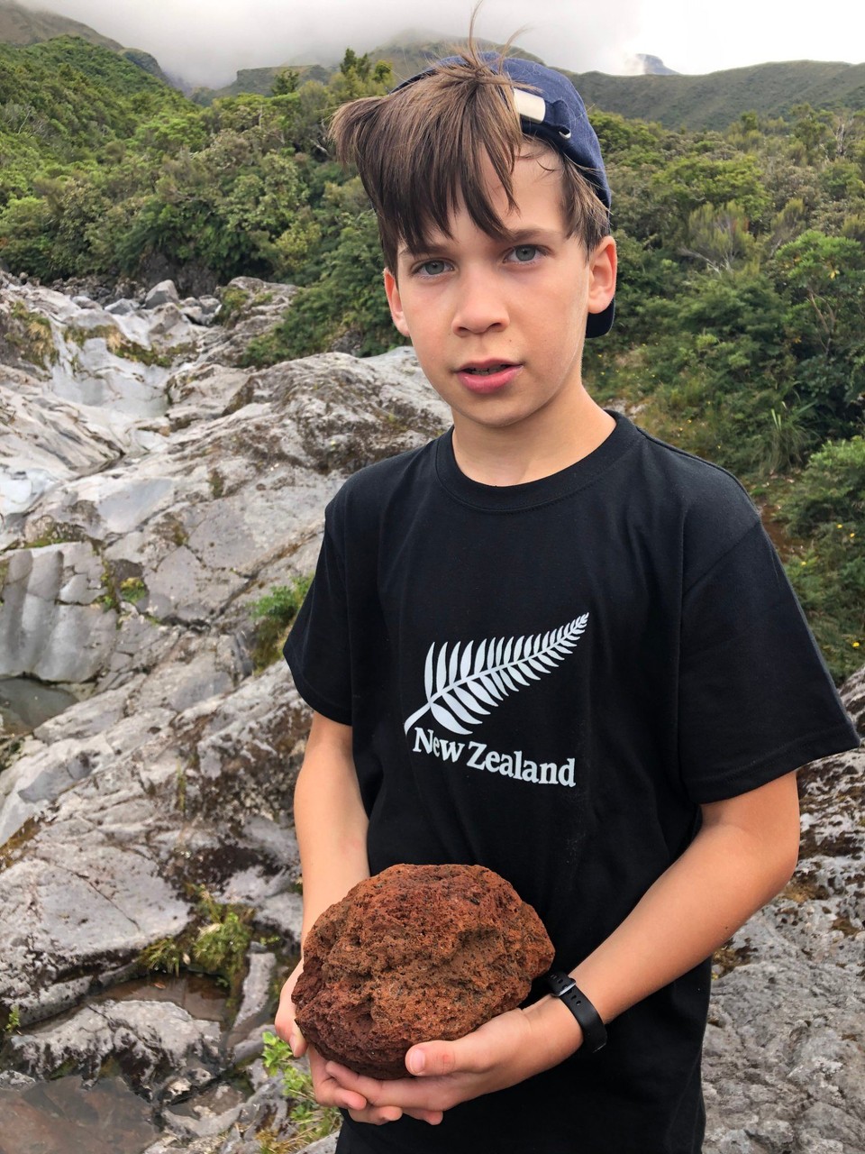 Neuseeland - Taranaki - Beim Klettern einen grossen und schönen Vulkanstein gefunden