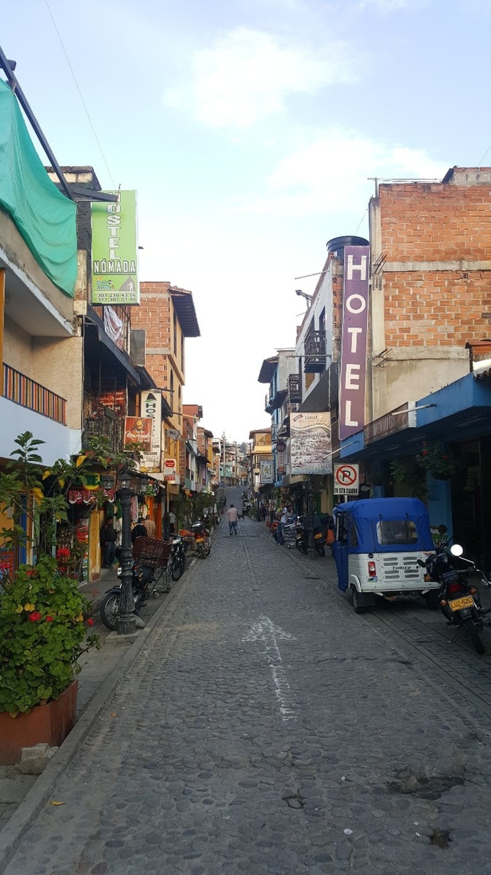 Kolumbien - Medellín - Der letzte Halt der Tagestour war die Stadt Guatapé. Ziemlich klein aber die bunteste Stadt in Kolumbien.