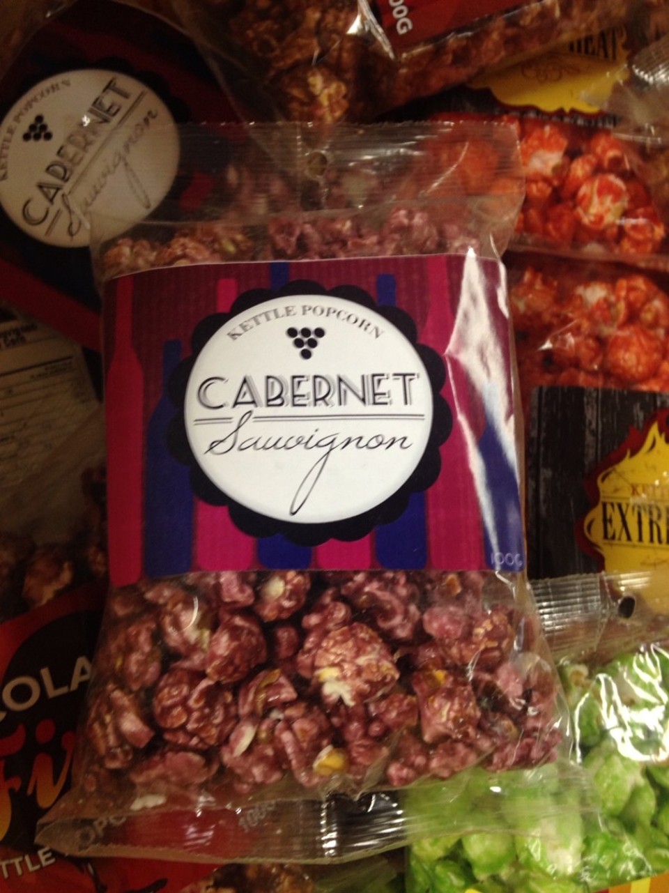 Canada - Athabasca Glacier to Lake Louise - Popcorn met cabernet sauvignon smaak. Niet gekocht.