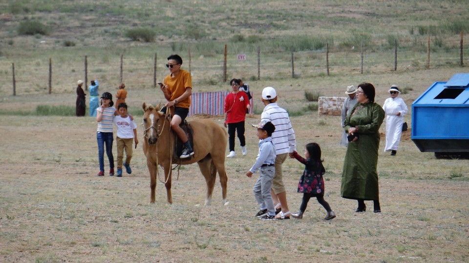 Mongolia - Mandalgovi - Mongolia has surprisingly good mobile signal... 