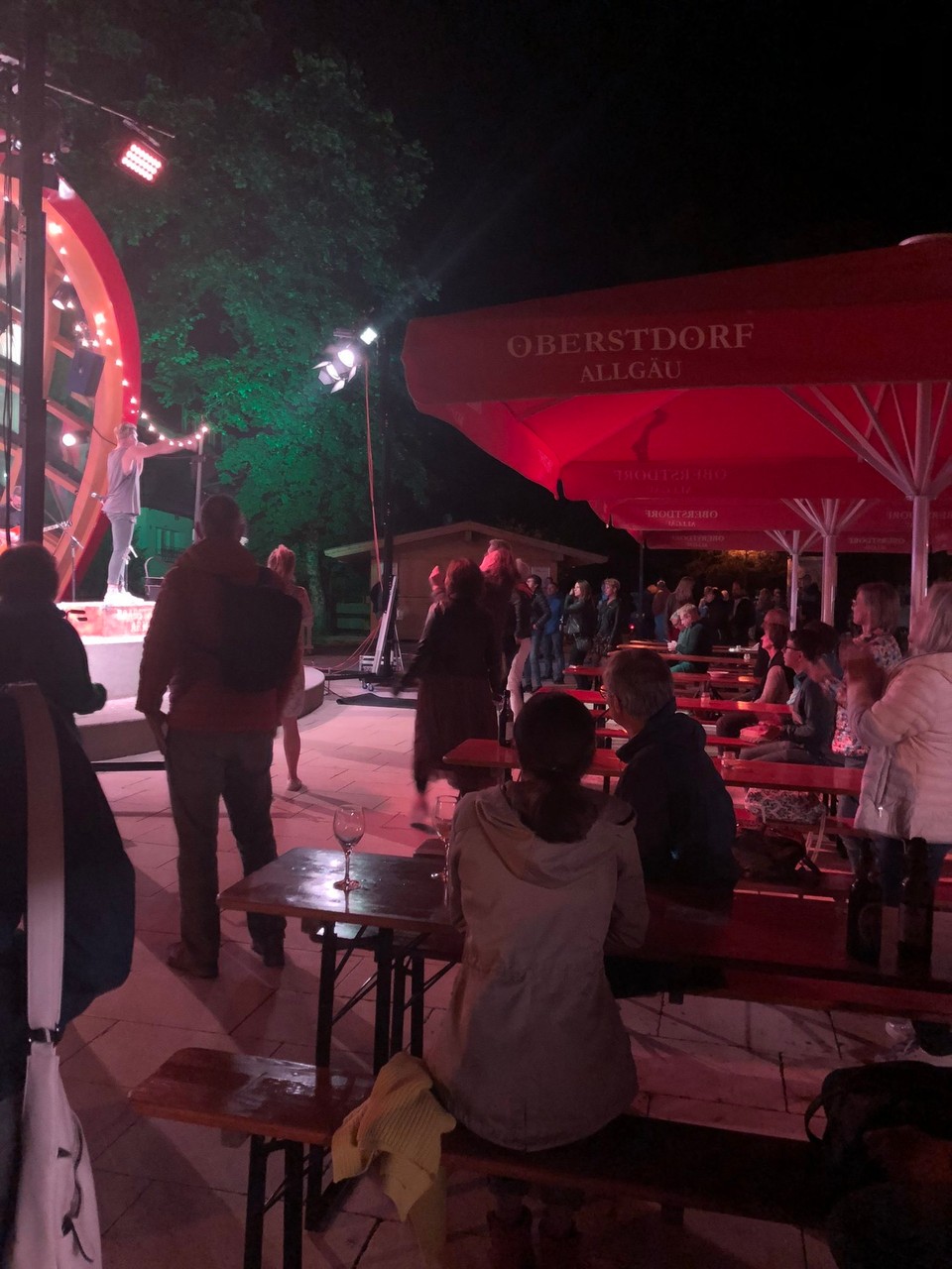 Deutschland - Oberstdorf - Alle sind super gut drauf ….
😃🎸🎸