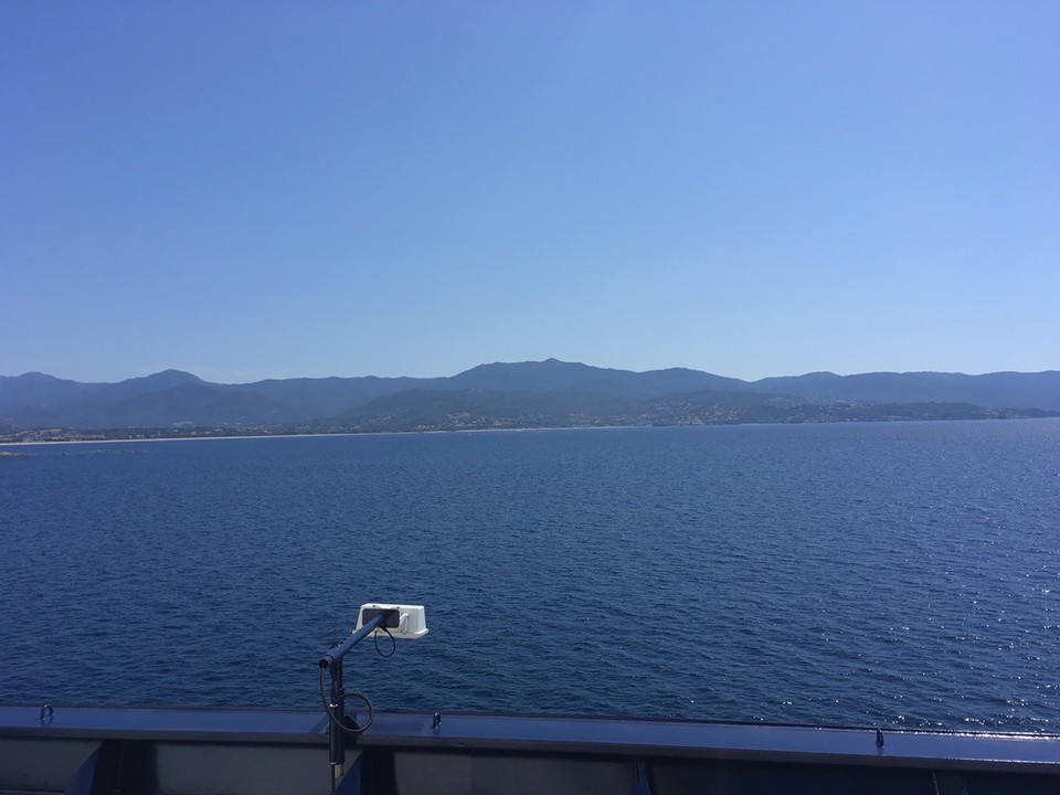 Frankreich -  - So lögen vor Ajaccio und gebießen die Sonne und die Mittagspause die ich ausnahmsweise habe 