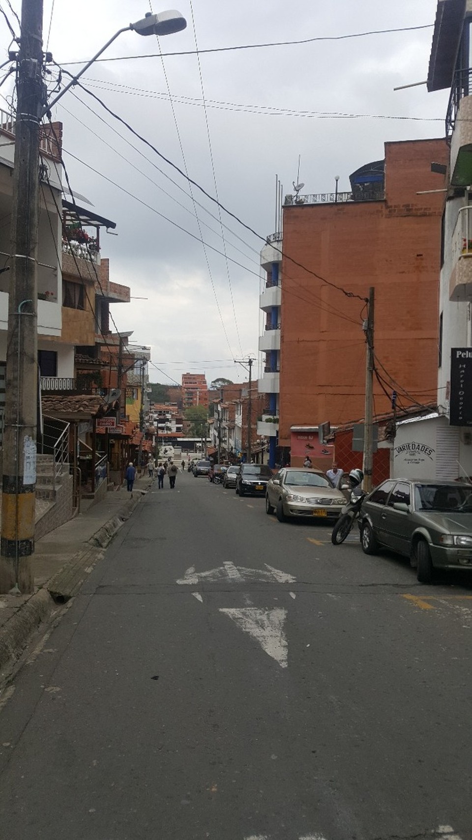 Kolumbien - Medellín - Nach kurzem Zwischenstop in einer Kleinstadt ging es weiter...