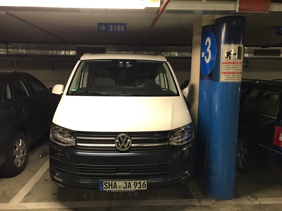 Italien - Florenz - Passgenau eingeparkt 😅