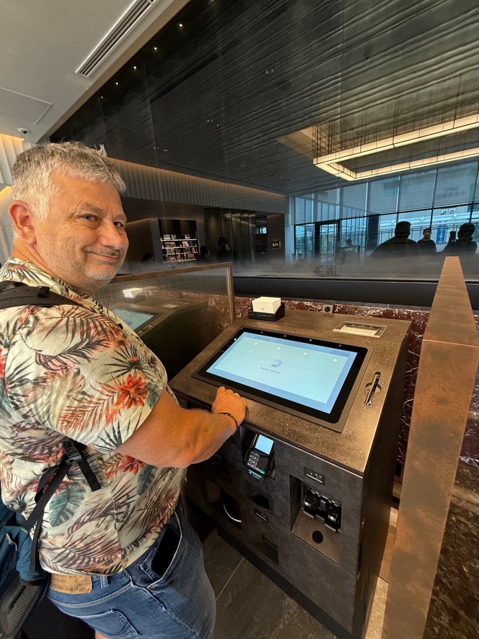 Japan - Hiroshima - Self Service beim Check-in