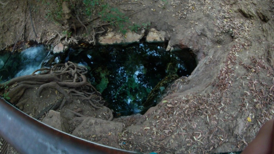 Australien - Katherine South - Do us dem Loch chunt irgendwo das warma Wasser usa.