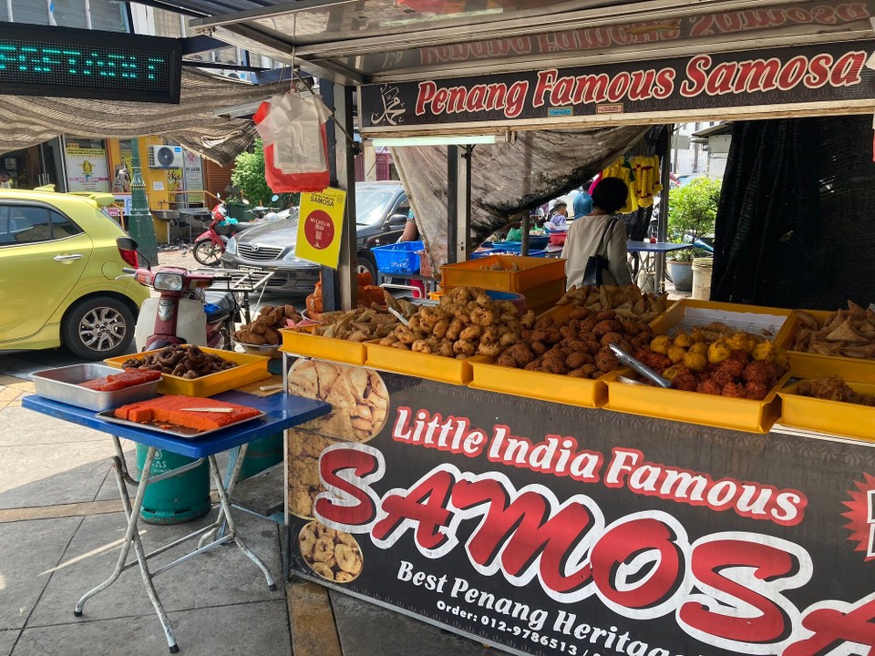 Malaysia - Jelutong - Heute mal ein lazy day… 🙃😌 Zum Lunch ein paar Samosas 🤤
