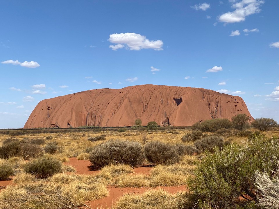 Australien - Mutitjulu - Der Uluru in der Nachmittagssonne
