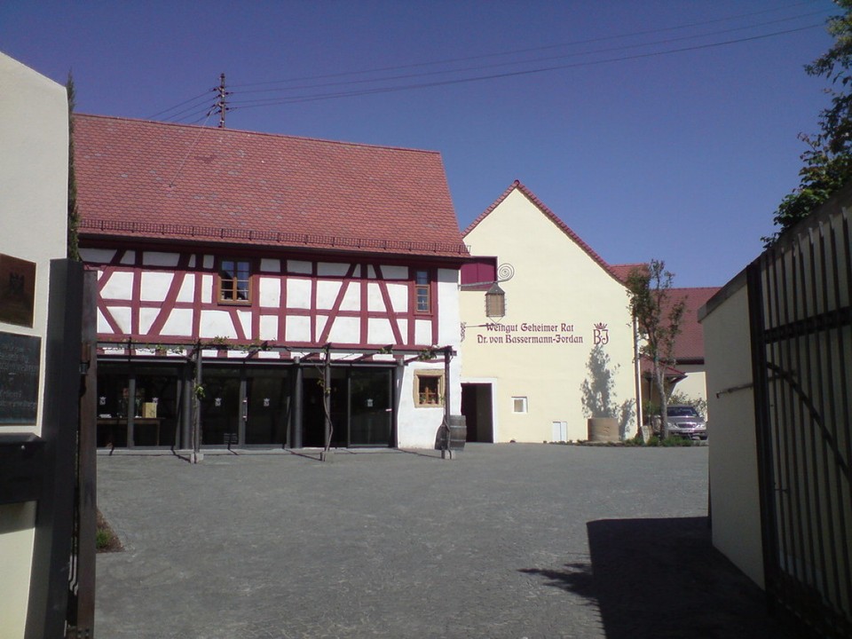 Deutschland - Deidesheim - ***Weingut Geheimer Rat Dr. von Bassermann-Jordan 