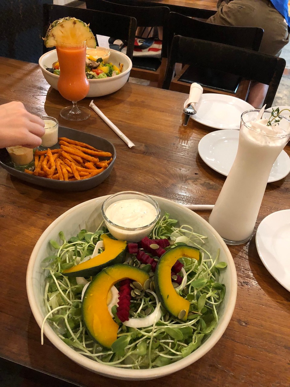 Thailand -  - In der Salatbar. Die Smoothies sind super 🍹