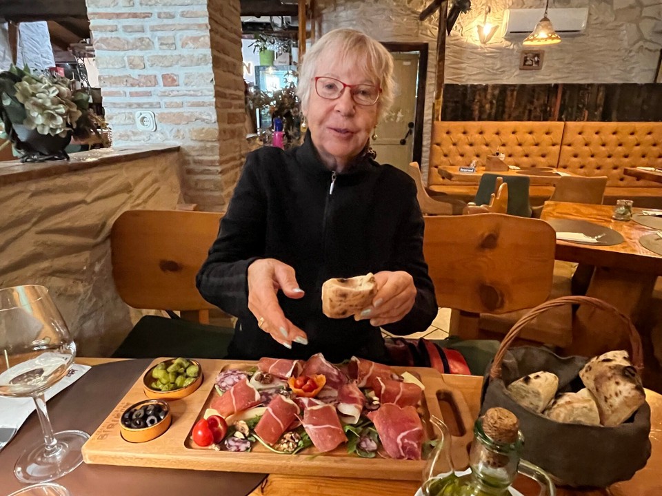 Kroatien - Nova Vas - Irische Schinkenplatte mit Pizzabrot