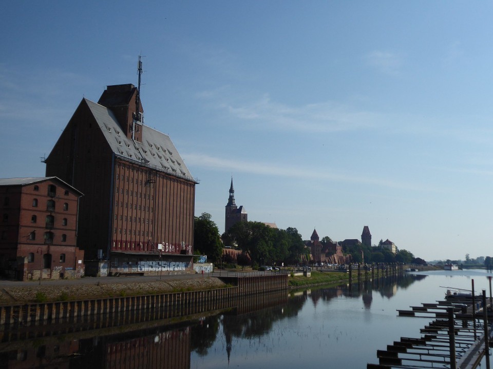 Deutschland - Magdeburg - Der obligatorische Blick zurück. Dieses Mal auf Tangermünde, die Stadt, die mich so positiv angesprochen hat. Ich komme wieder!