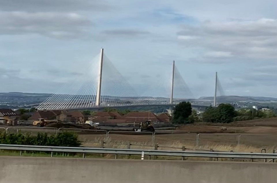 Vereinigtes Königreich - Kinross - Ufem Wäg no einisch nach Edinburgh: es Schmuckstück, oder?
D Queensferry Crossing Bridge